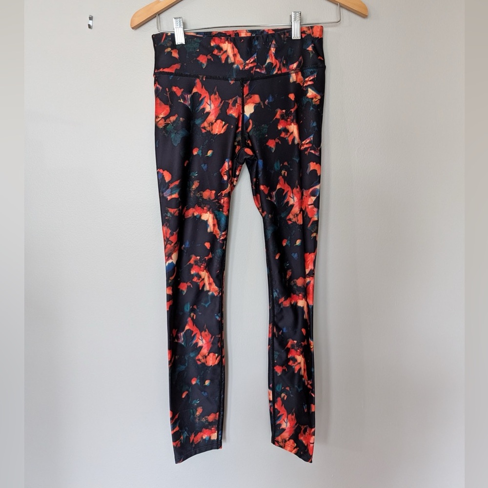 Women’s abstract floral print athletic legging - size Small